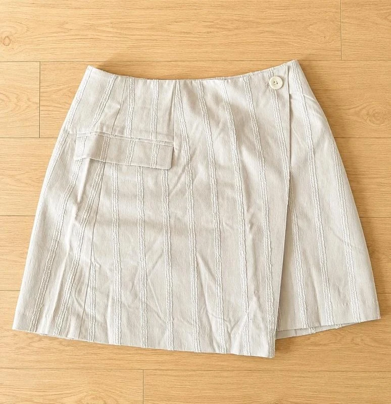Jupe H&M portefeuille taille 38 écru coupe droite style Old Money Casual Retro